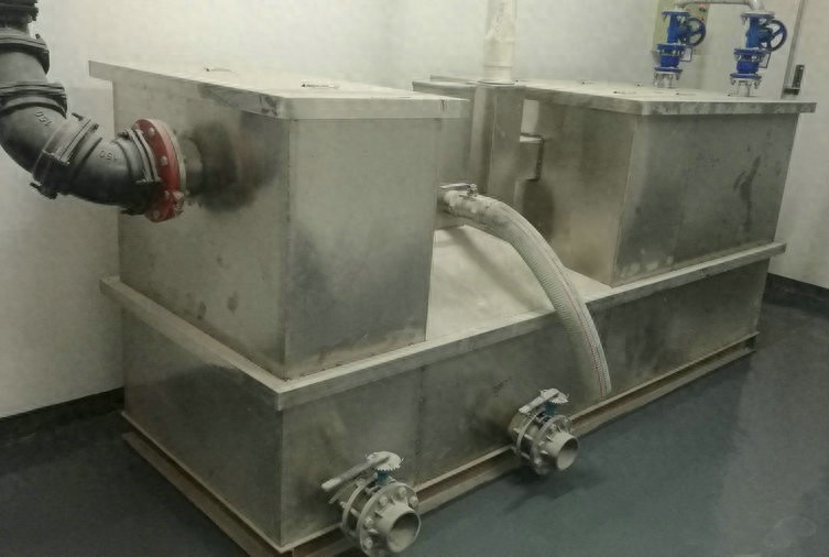 分离器油水界面越高越好吗_油水分离器_分离器油水界面示意图